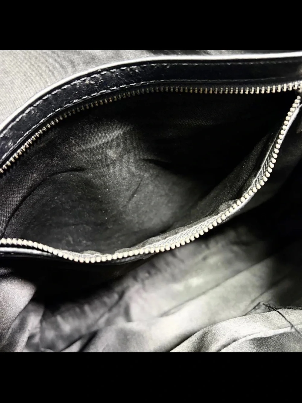 Gucci Men's Messenger Bag in Black and Navy Stripe